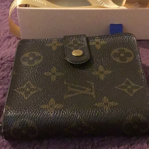 Authentic Vintage Louis Vuitton Bifold Wallet - Picture 16 of 16